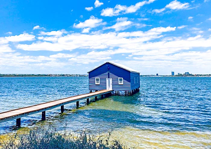 blue-boat-house1