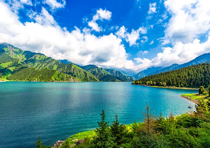 tianshan-tianchi1